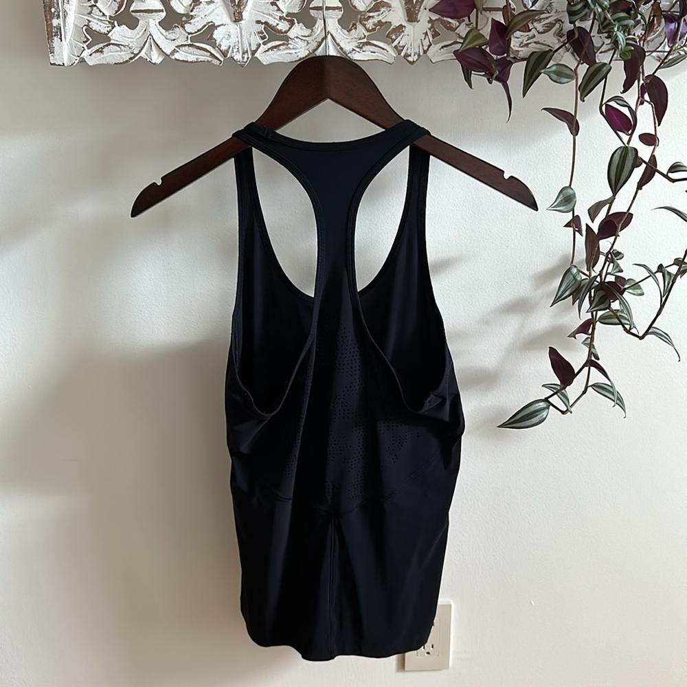 Lululemon Tank - Picture 2 of 5